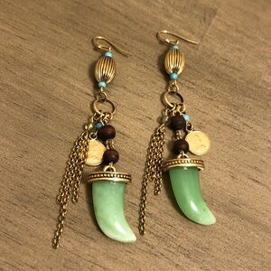Vintage Retro Gold Tone and Faux Green Jade Dangle Earrings